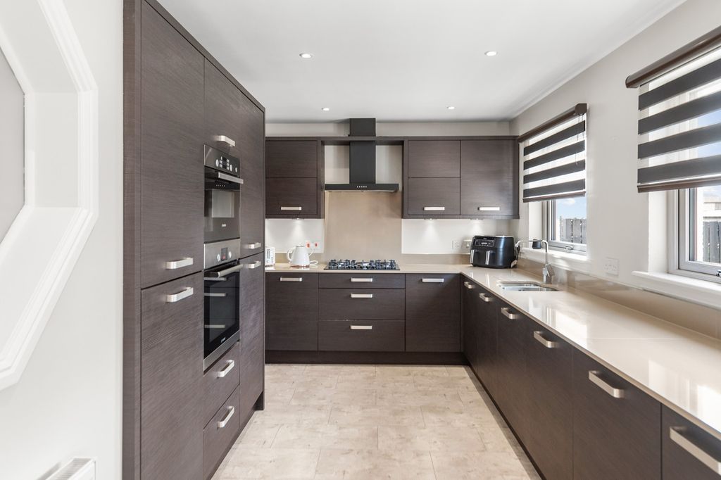 Property photo 3 of 36 3491658