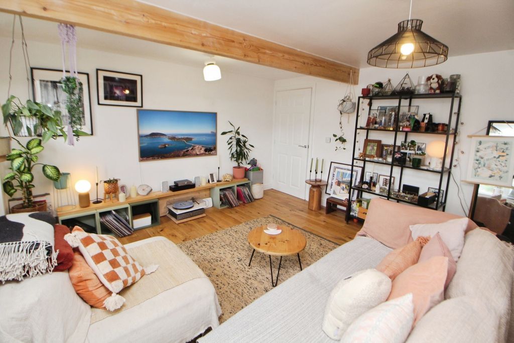 Property photo 2 of 13 Pbox-Img.Jpg