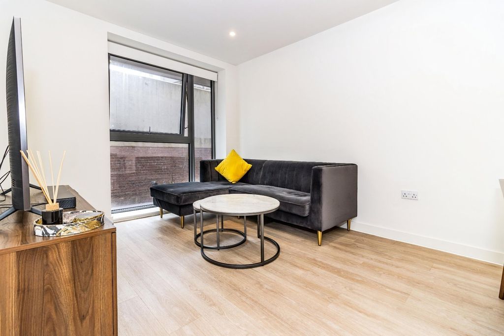 Property photo 3 of 8 Picture No. 04