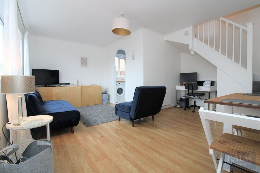 Property photo 3 of 10 Lounge/Diner