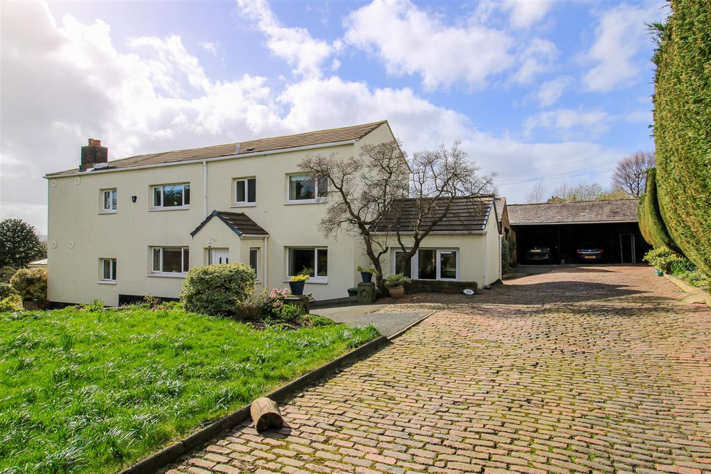 Property photo 2 of 26