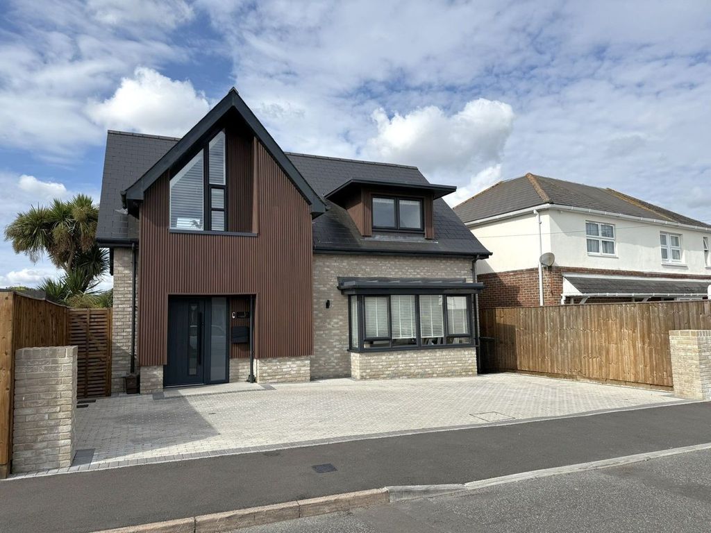 Property photo 1 of 40
