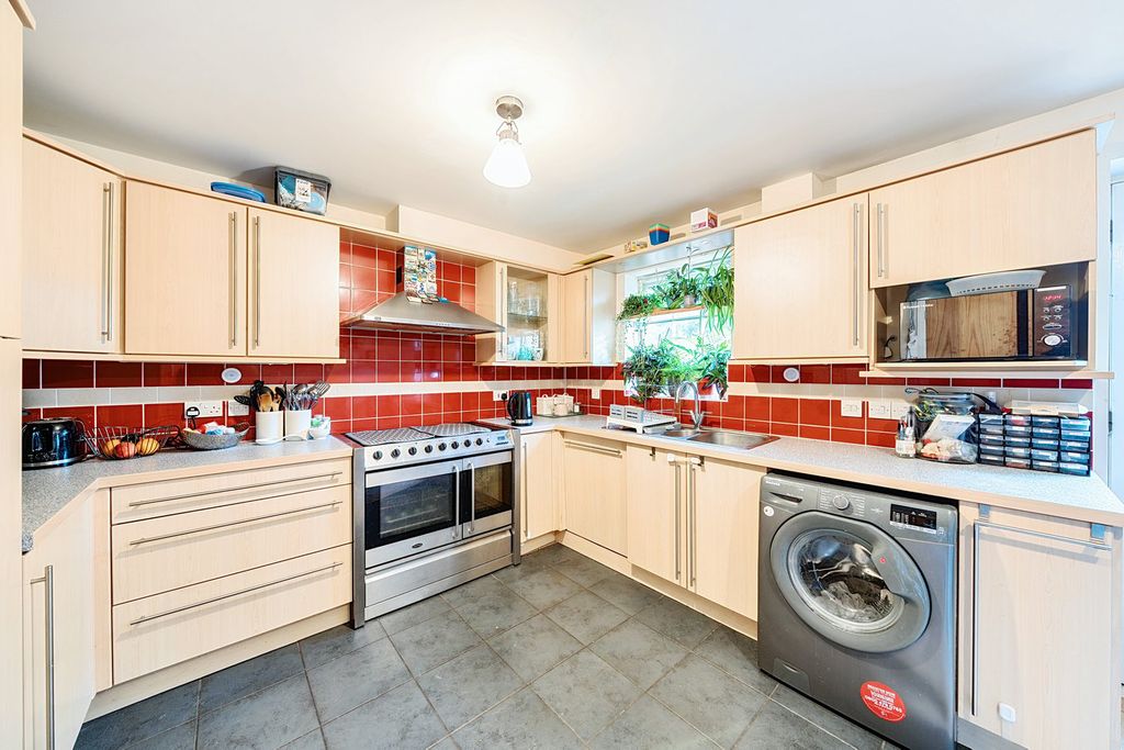 Property photo 3 of 22