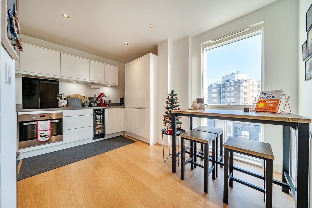 Property photo 3 of 26