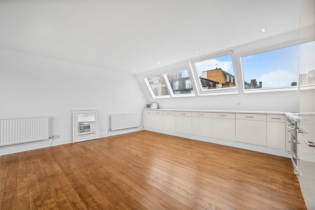 Property photo 2 of 14 Picture No. 11