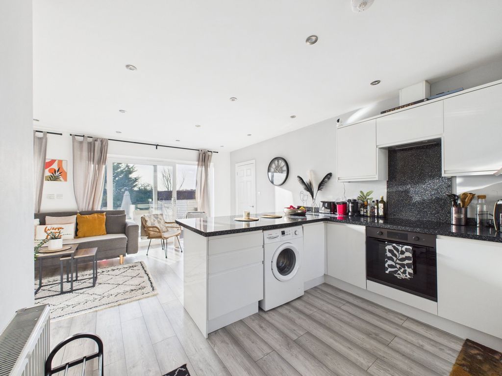 Property photo 2 of 22