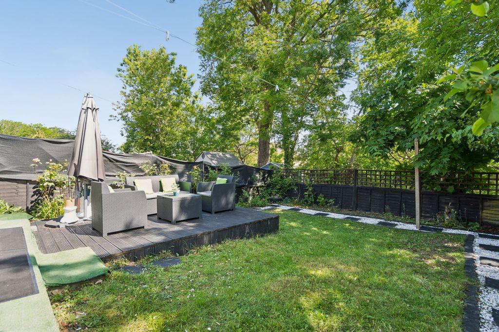 Property photo 1 of 16 Garden