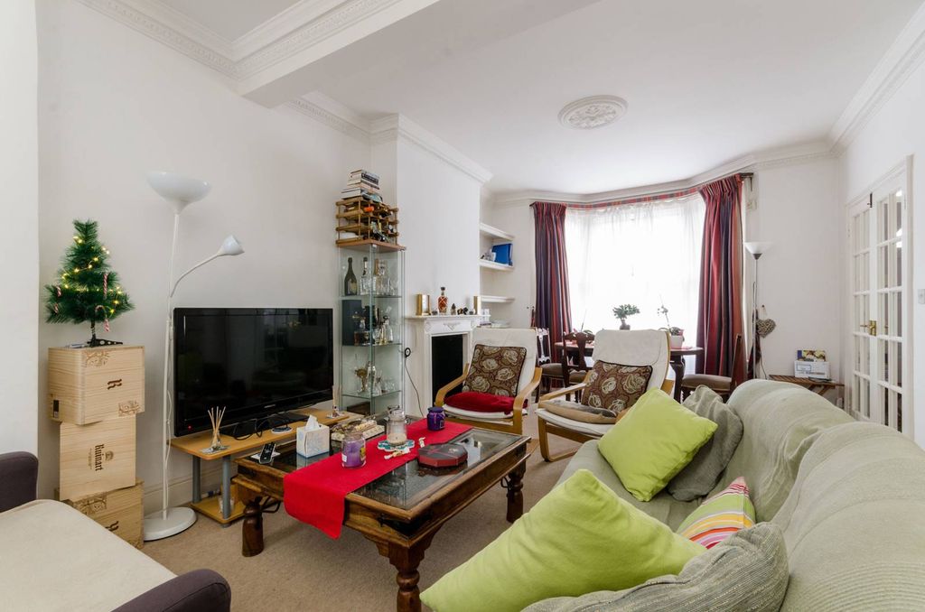 Property photo 2 of 11
