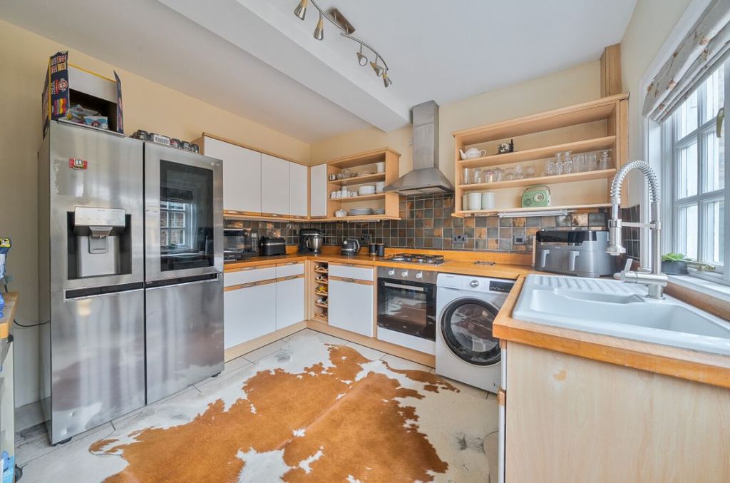 Property photo 3 of 22