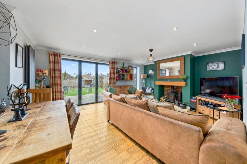 Property photo 1 of 35 Lounge Diner