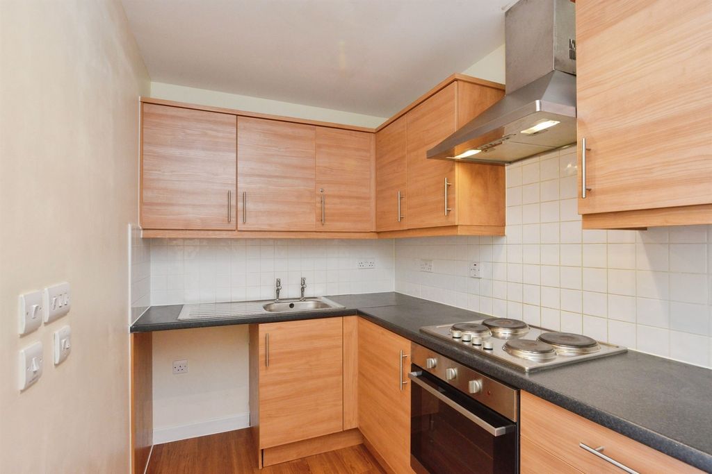 Property photo 3 of 17