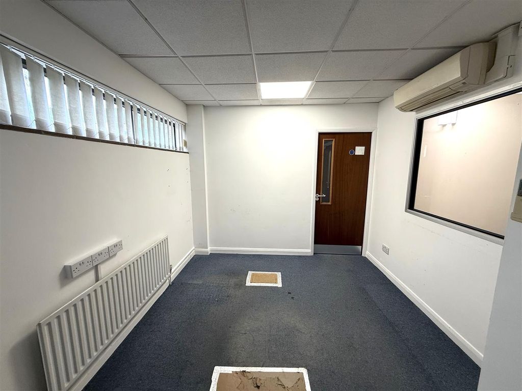 Property photo 3 of 6 Img_2294.Jpeg