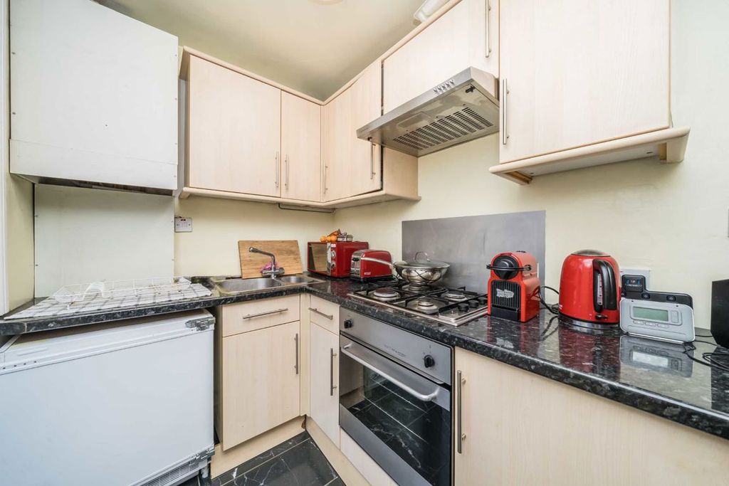 Property photo 3 of 4