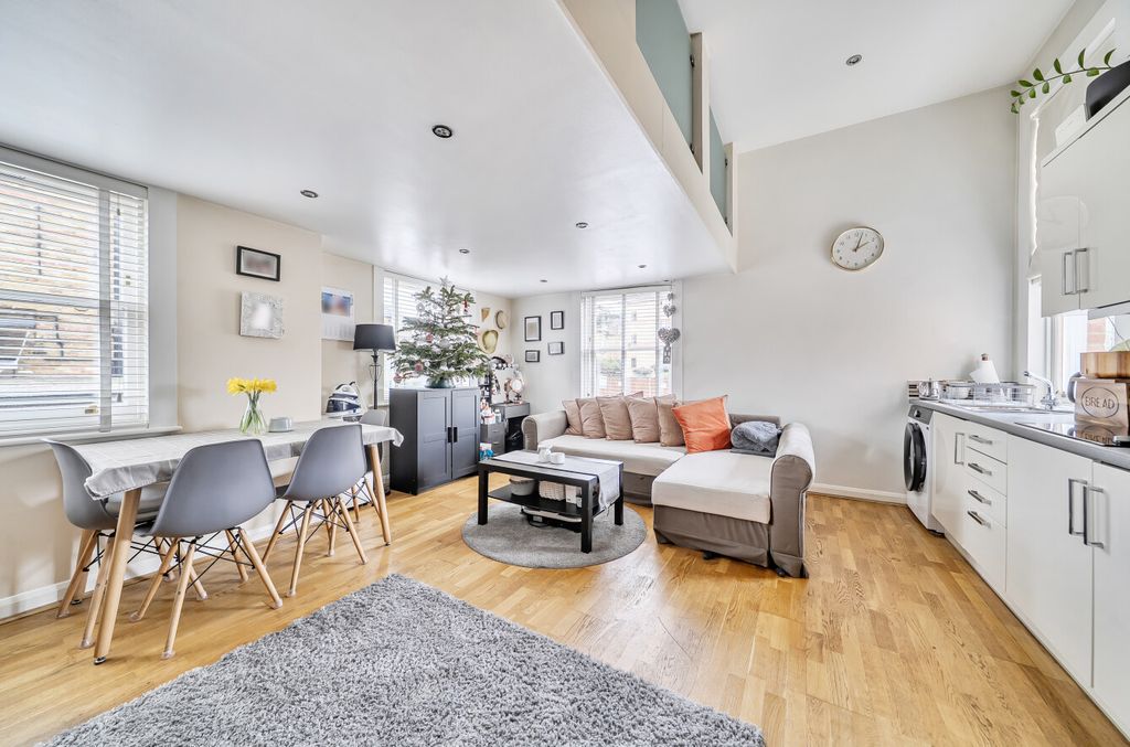 Property photo 3 of 20 1401848-4-6972327...