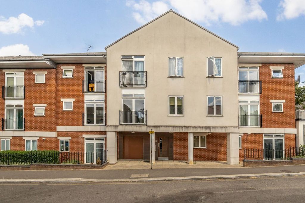 Property photo 1 of 6