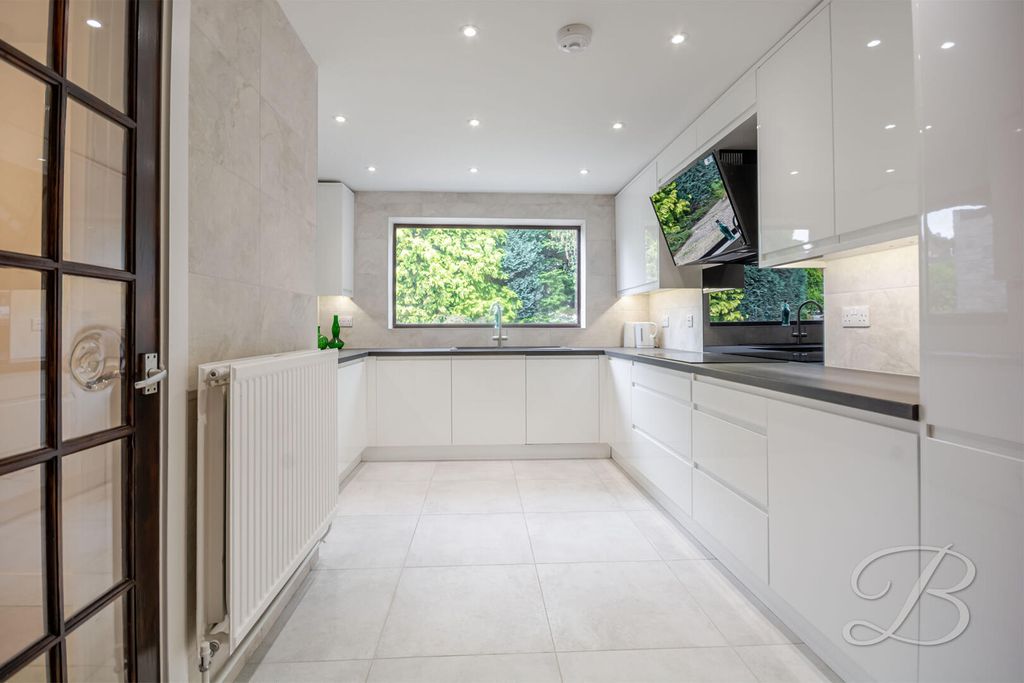 Property photo 2 of 46 Kitchen