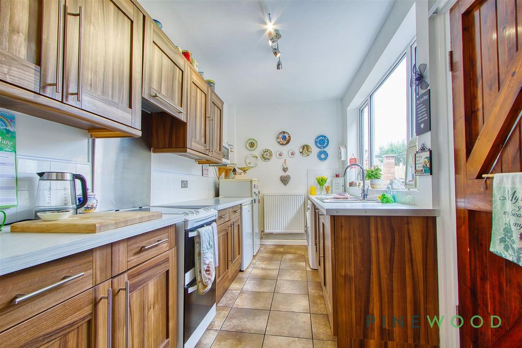 Property photo 3 of 29 Kitchen