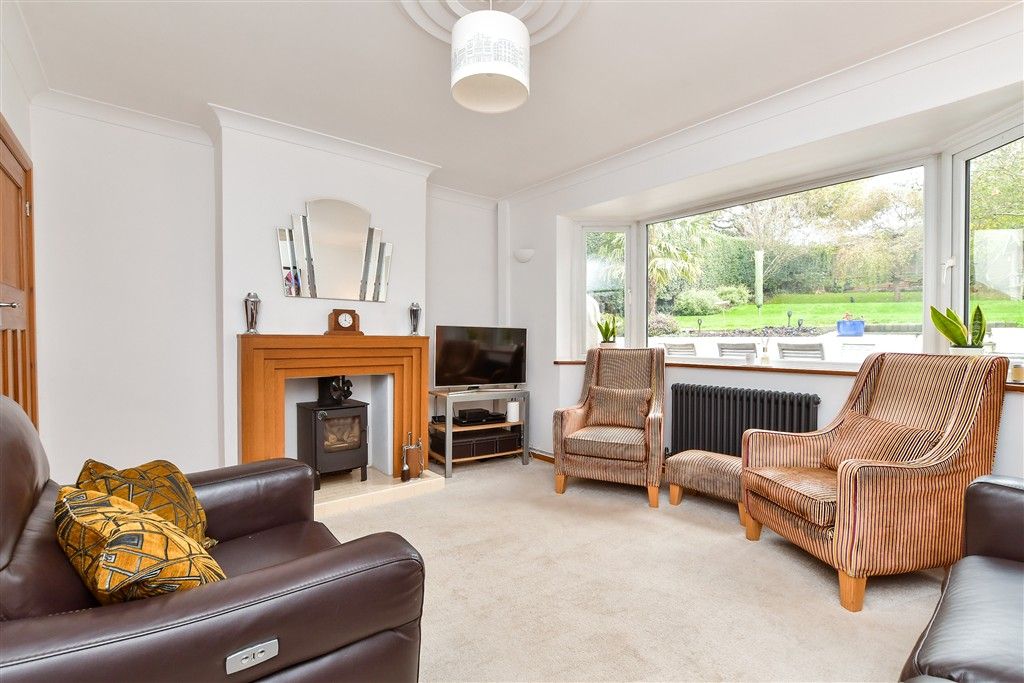 Property photo 1 of 24 Lounge