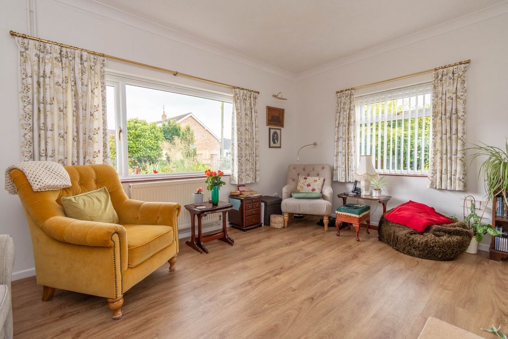 Property photo 3 of 19