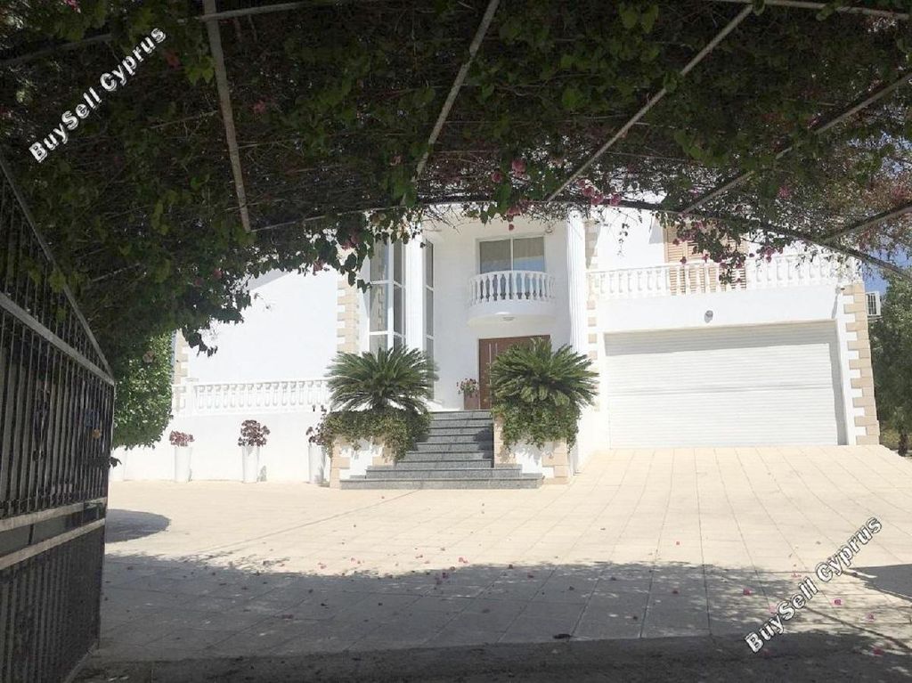 Property photo 3 of 20