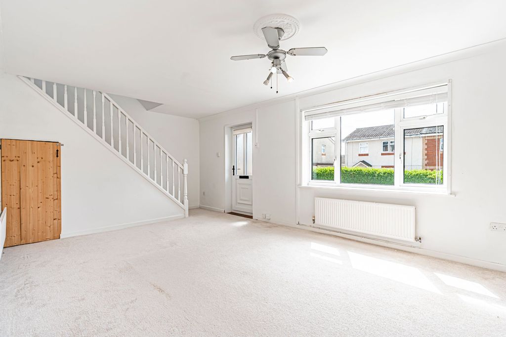 Property photo 2 of 26