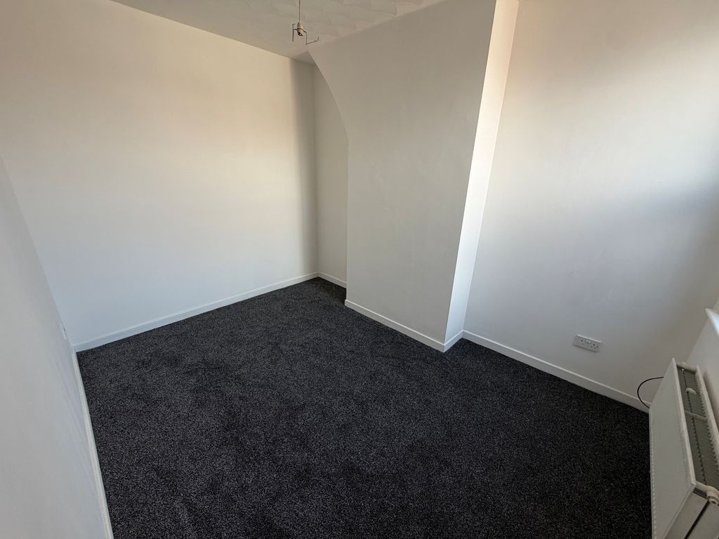 Property photo 3 of 8 Bedroom 2