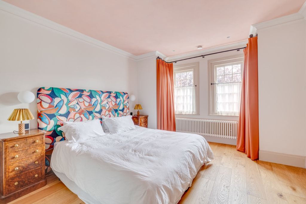 Property photo 3 of 35