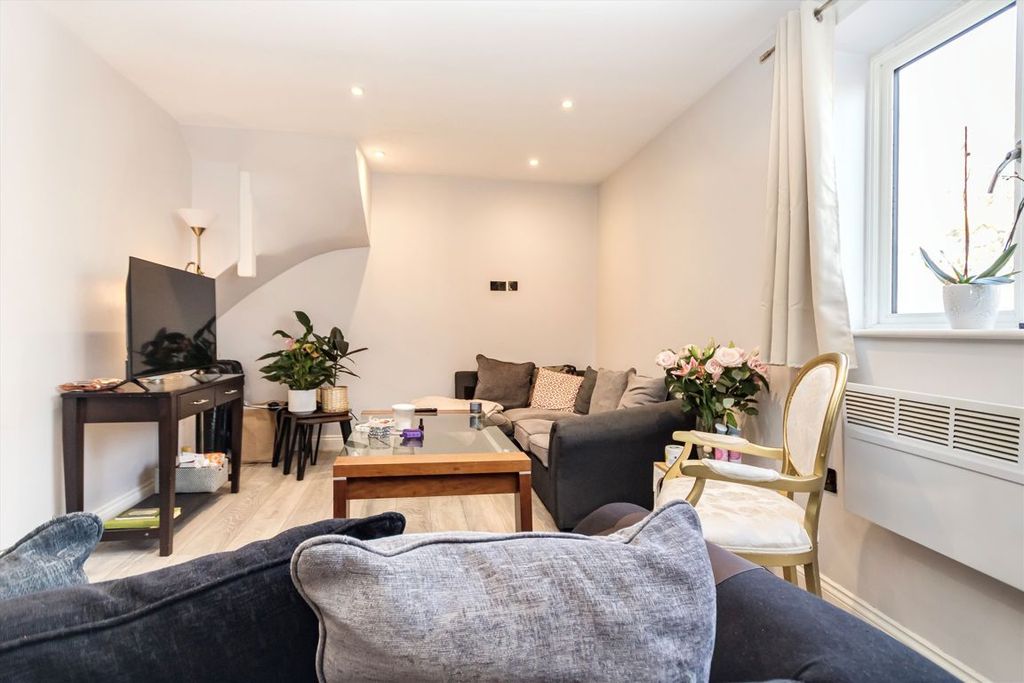 Property photo 2 of 5