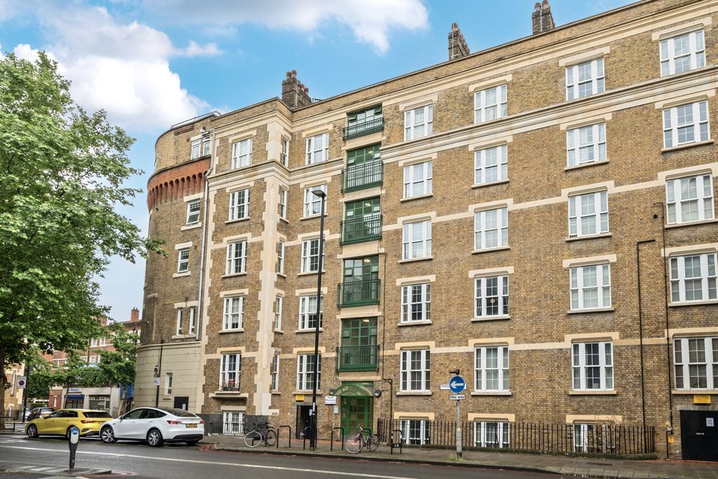 Property photo 2 of 16 External