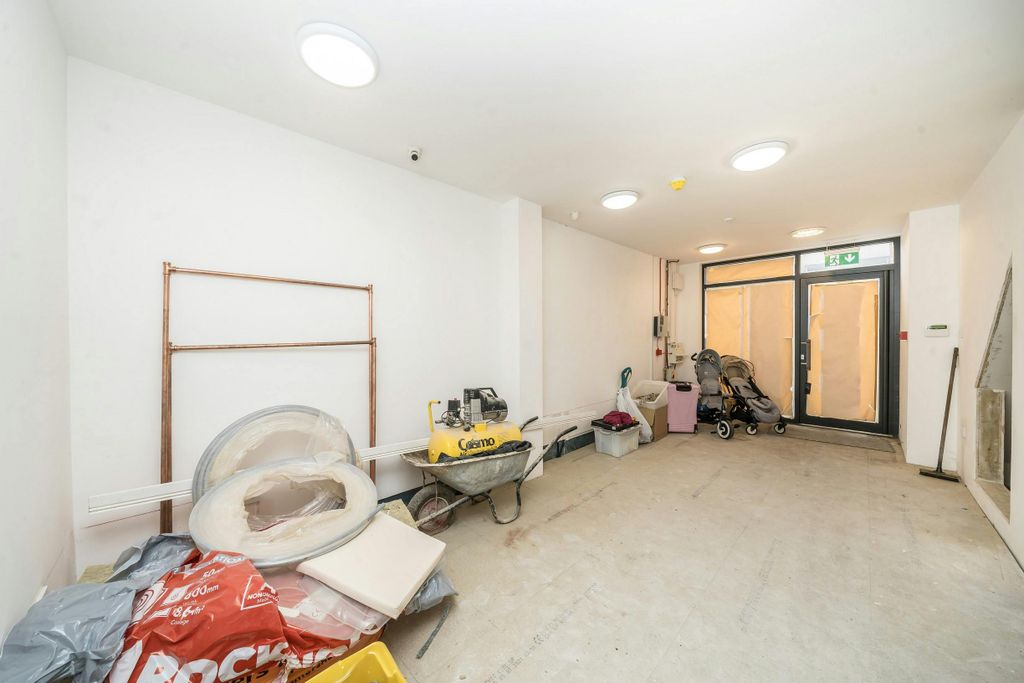 Property photo 3 of 4 100 Trafalgar Road Retail 2.Jpg
