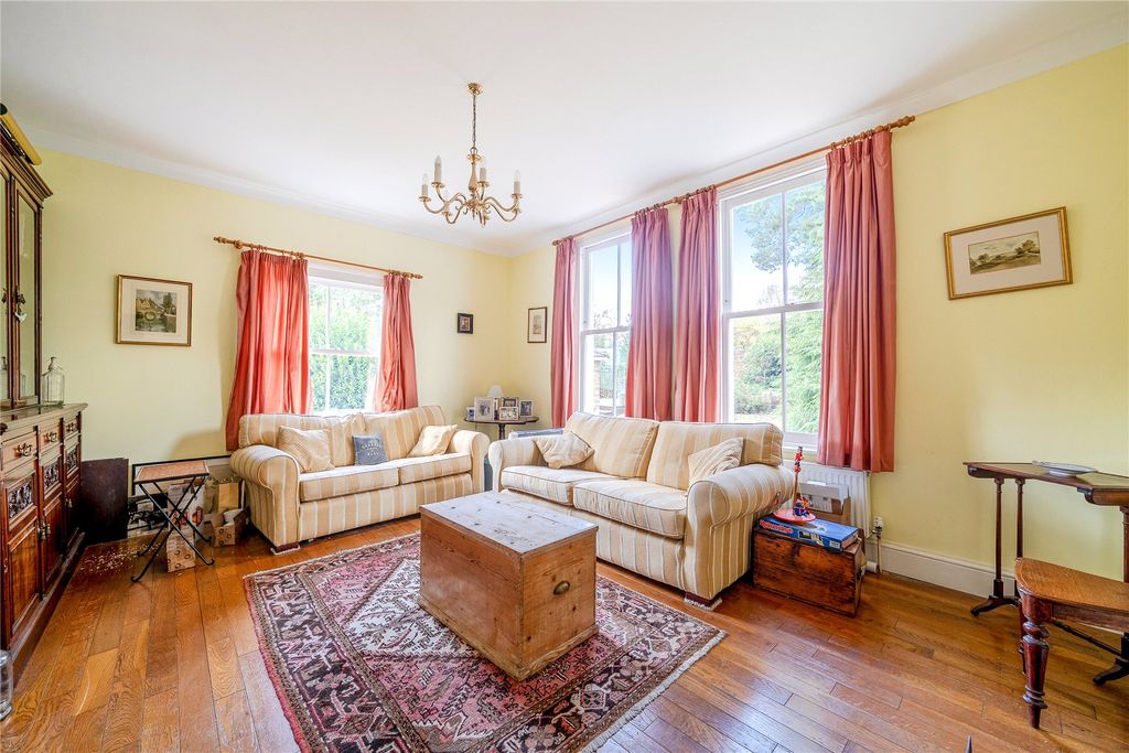 Property photo 2 of 48 Picture No. 15