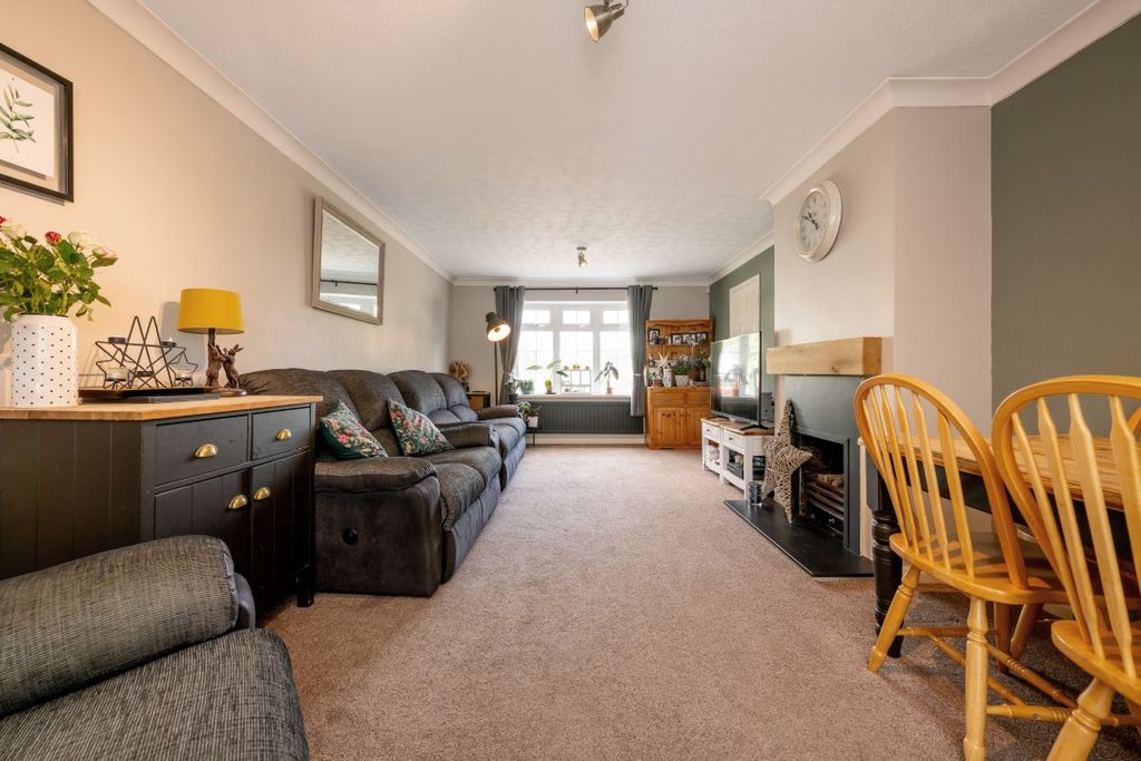 Property photo 3 of 34