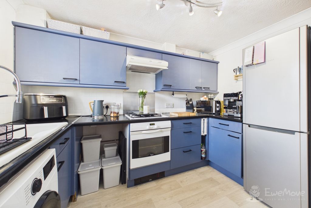 Property photo 2 of 22 Kitchen