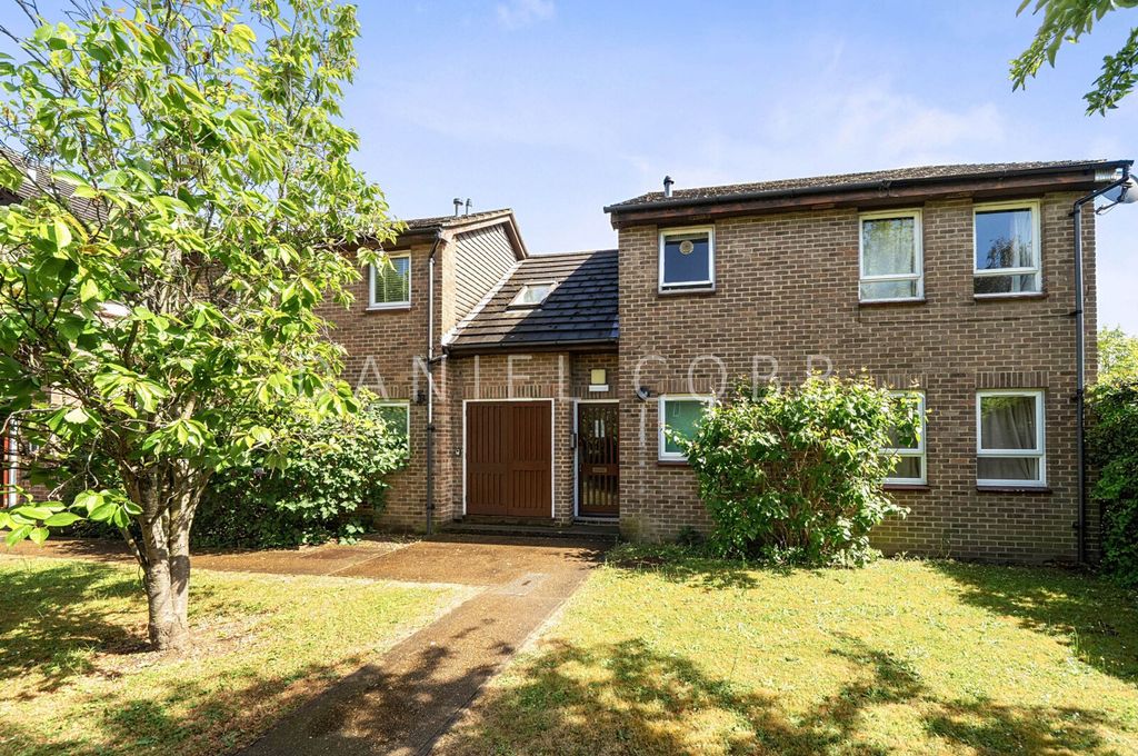 Property photo 1 of 11