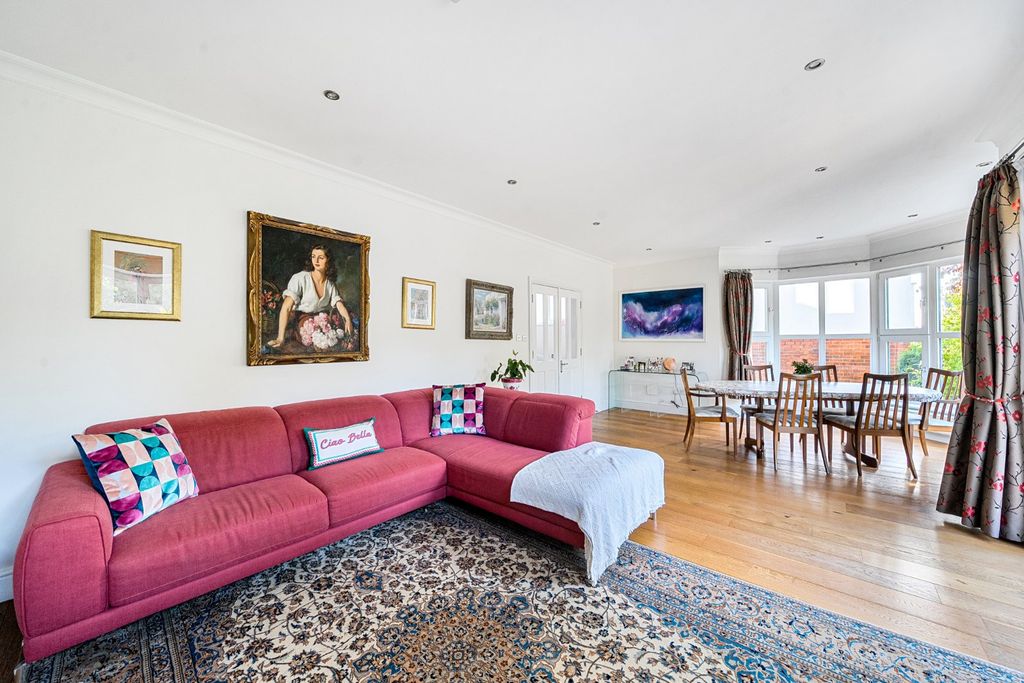 Property photo 3 of 24 Picture No. 05