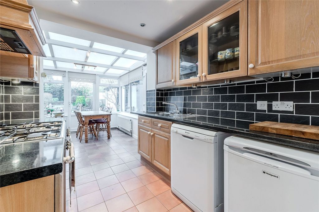 Property photo 3 of 15 Picture No. 10