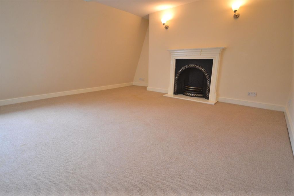 Property photo 3 of 7 Living Room