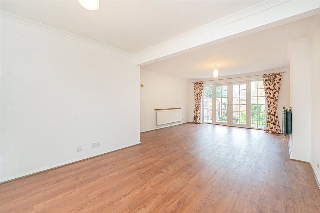 Property photo 3 of 7 Picture No. 21