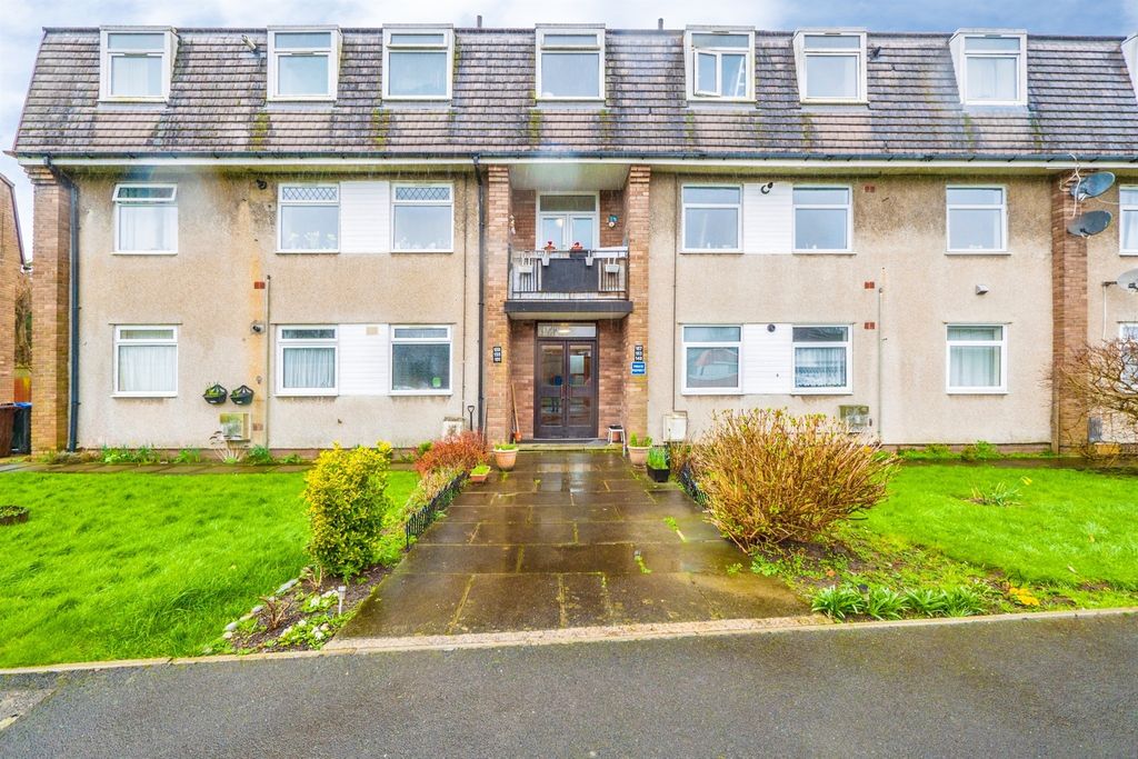 Property photo 1 of 18