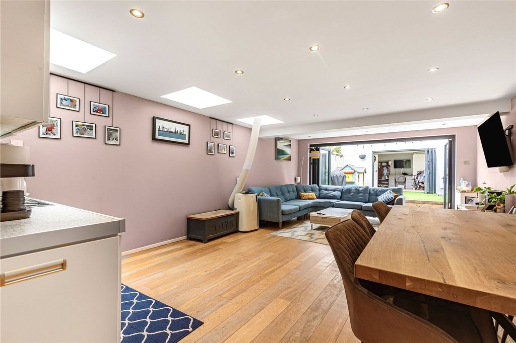 Property photo 1 of 16 Picture No. 10