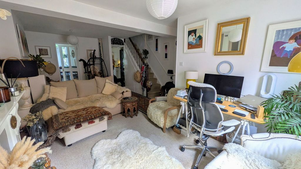 Property photo 2 of 9