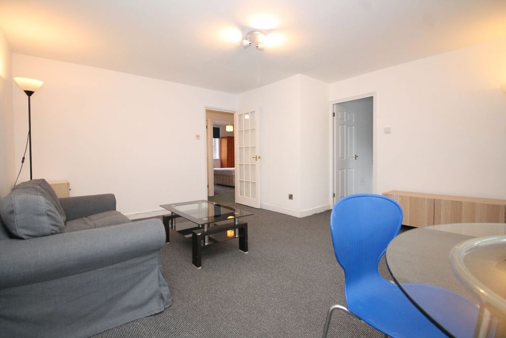 Property photo 3 of 24