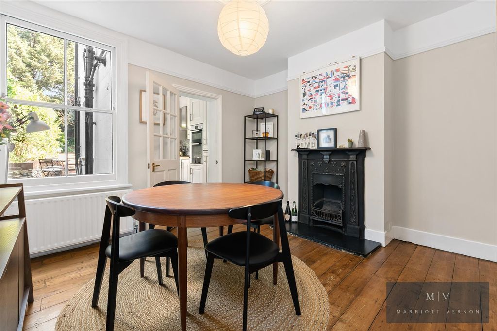 Property photo 3 of 16 Chelsham Road 65 MV-4.Jpg