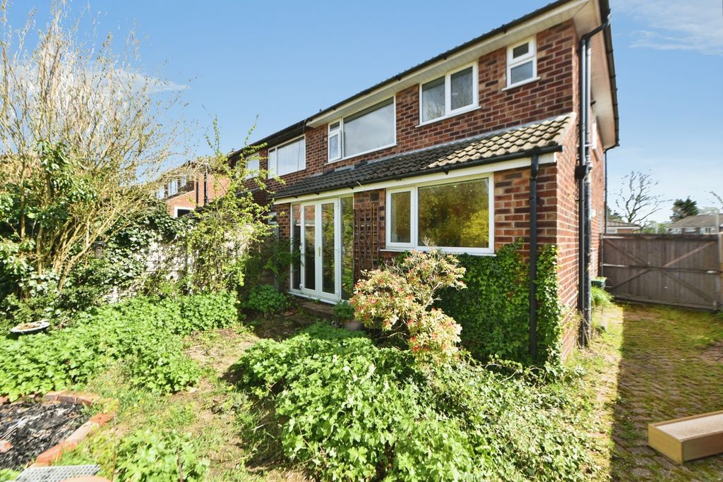 Property photo 2 of 23 Garden