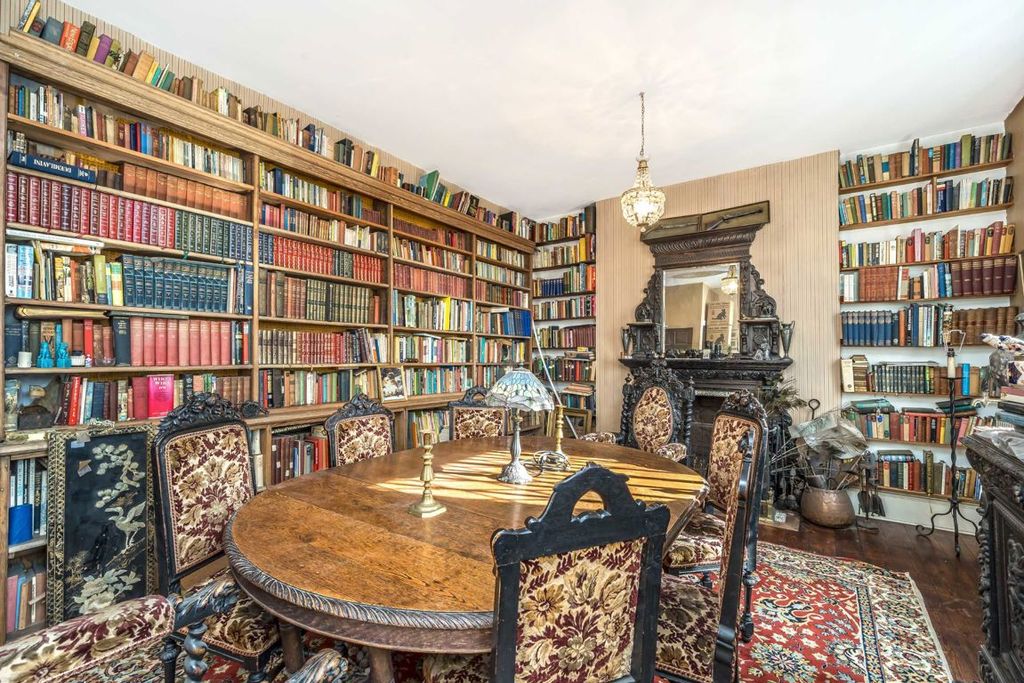 Property photo 2 of 6