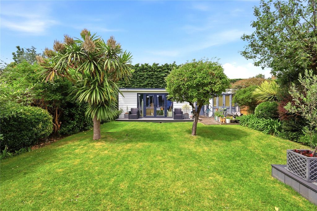 Property photo 2 of 28 Picture No. 04