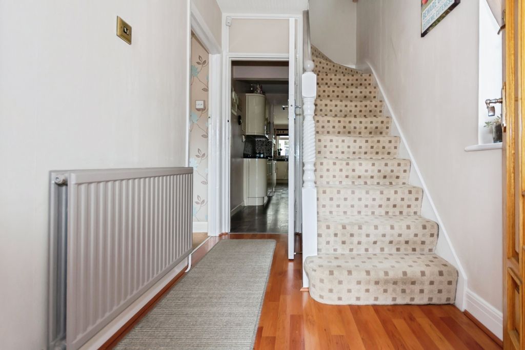 Property photo 2 of 17 Photo