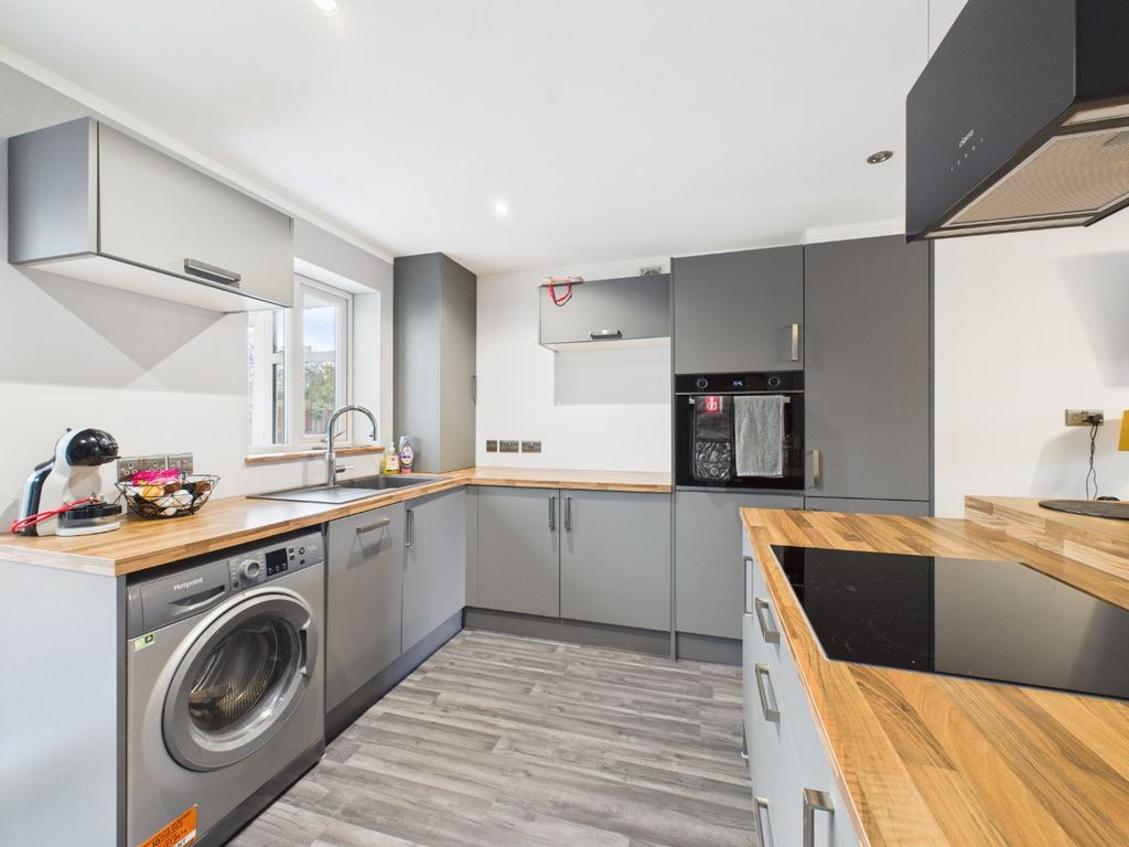 Property photo 1 of 13 4615434