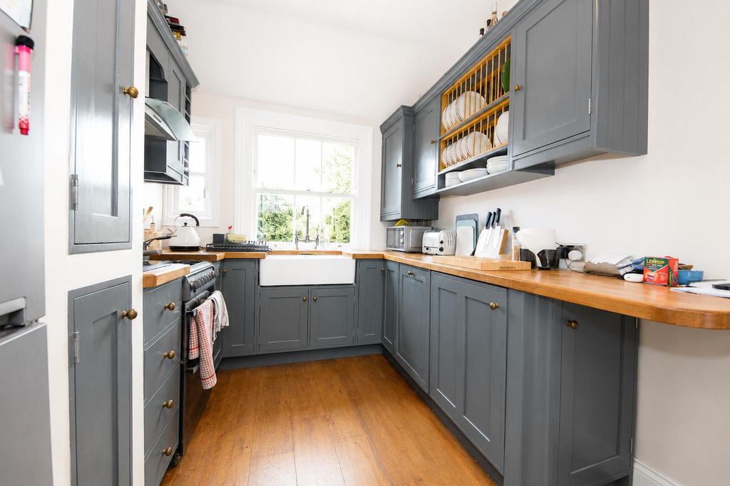 Property photo 3 of 9 Kitchen.Png