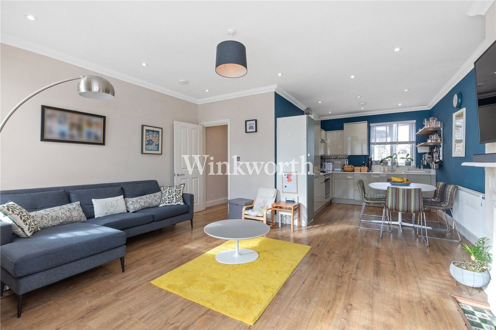 Property photo 3 of 17 Picture No. 11